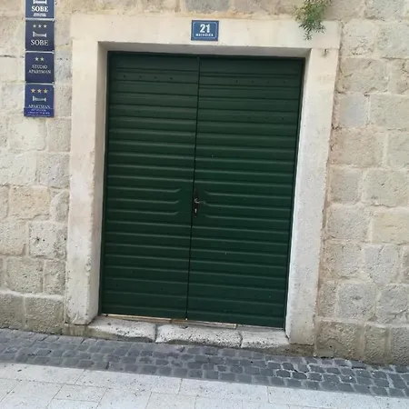Sa Vrtom Fabo * Split